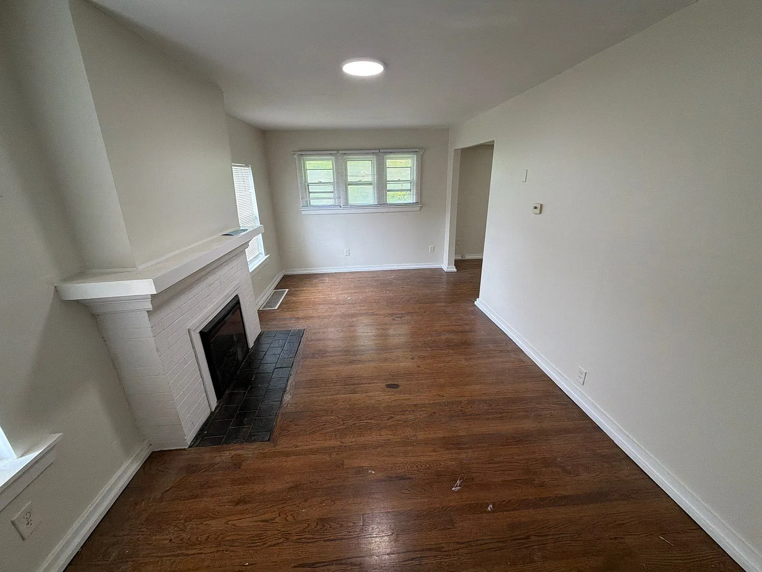 3 bed, 1.0 bath, 1000 sqft, $1,450 — Photo 1
