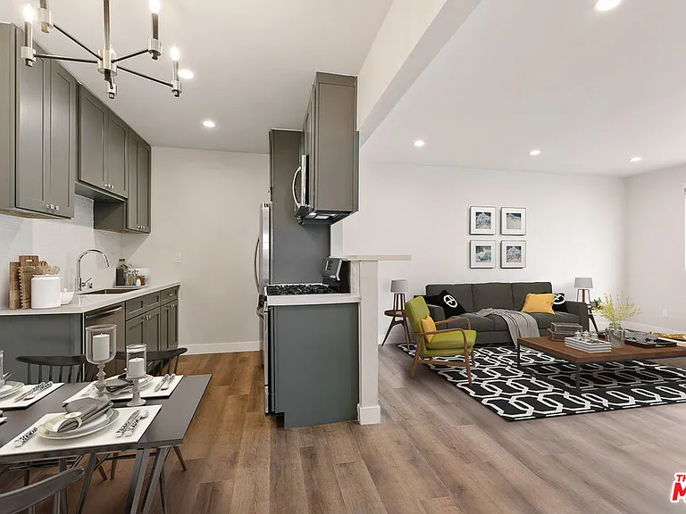 2401 S Sycamore Ave #6 — Photo 2