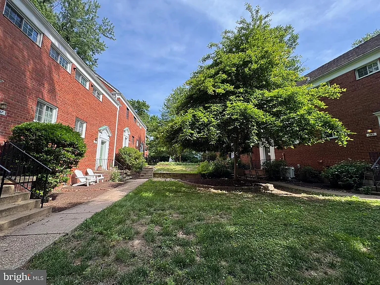 1553 Mount Eagle Pl — Photo 6