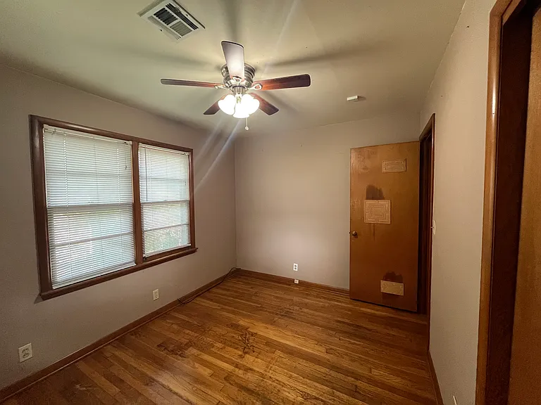 511 Fleetwood Dr — Photo 16