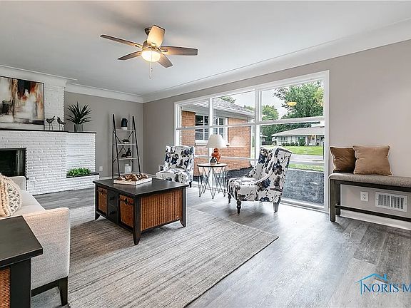 4th image of 3203 Woodley Rd