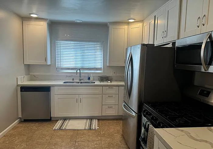 2035 Oliver Ave #2035 — Photo 17