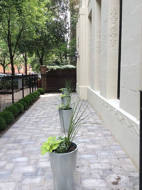 2nd image of 925 W Carmen Ave APT 6E