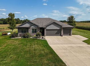 1828 160th Ave, Manchester, IA 52057