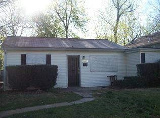 10228 Duke Dr, Saint Louis, MO 63136