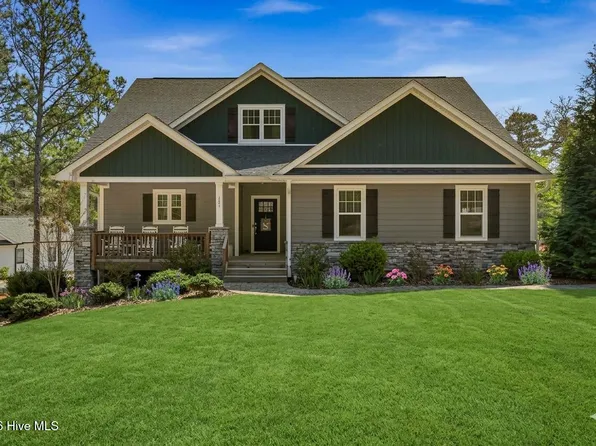 121 Longleaf Drive, West End, NC 27376