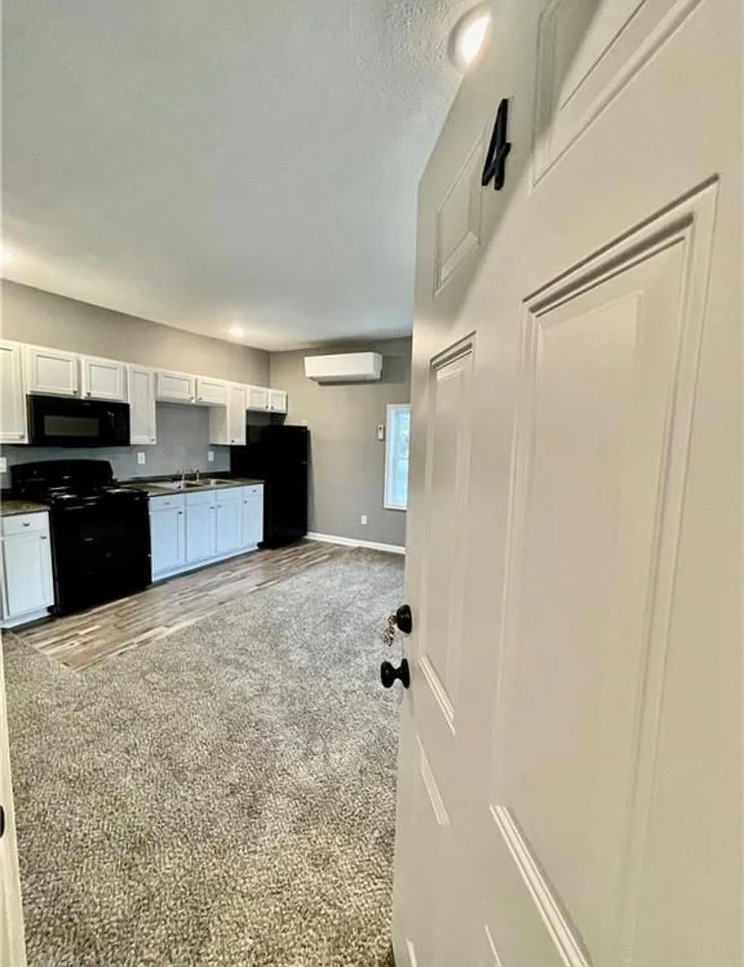 323 N. Ash — Photo 3