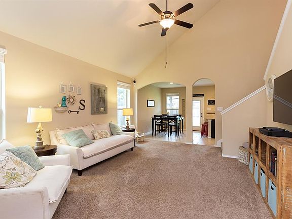 4th image of 16643 Lake Aquilla Ln