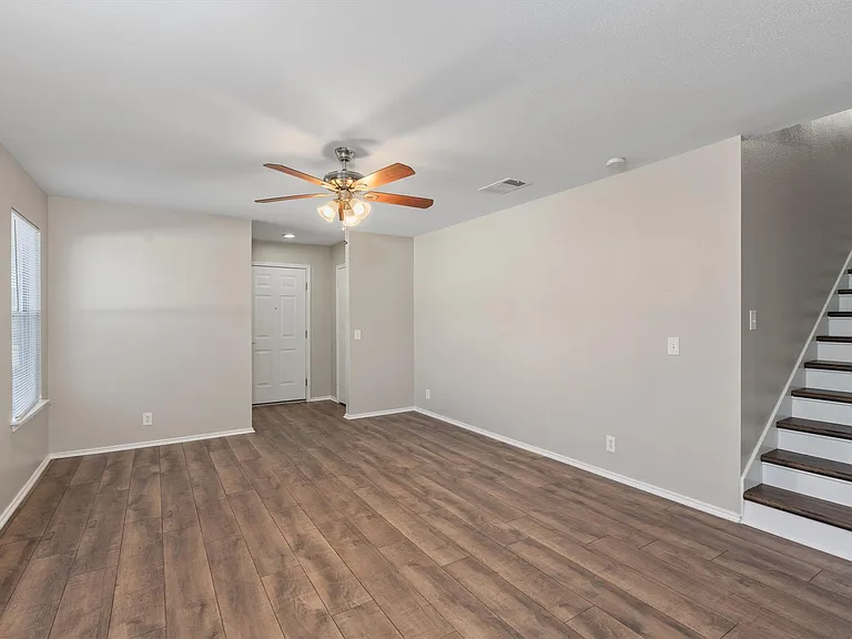 403 Lakemont Dr — Photo 5