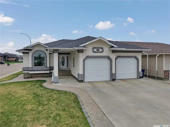 201 Brookside COURT, Warman, SK S0K 0A1