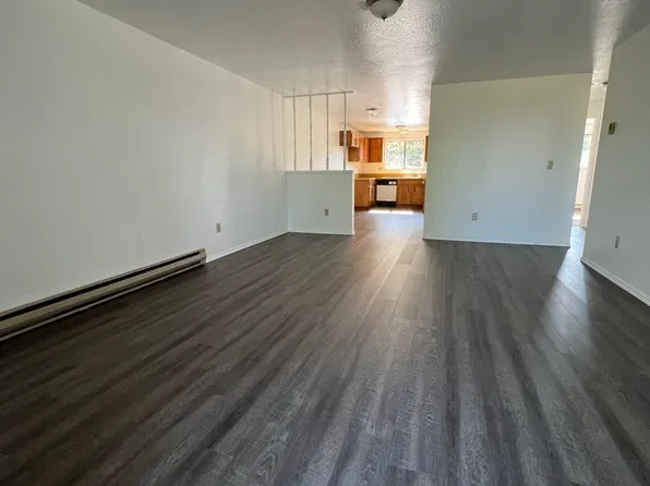 1912 Dawn Ct #B, Klamath Falls, OR 97603