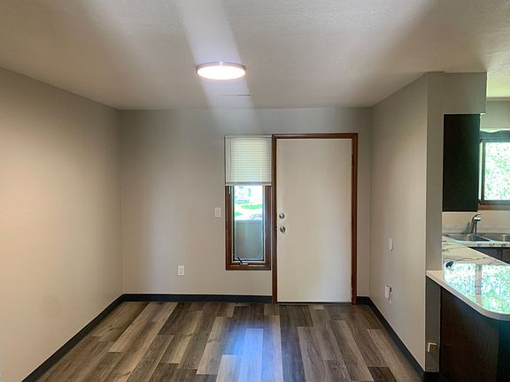 3rd image of 1200-1228 Yellowstone Ave #1204