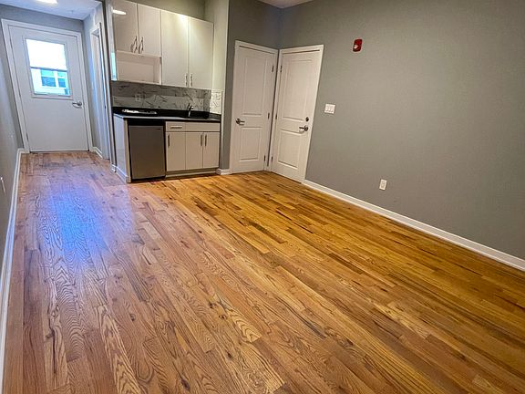 4th image of 533 N Budd St APT 3