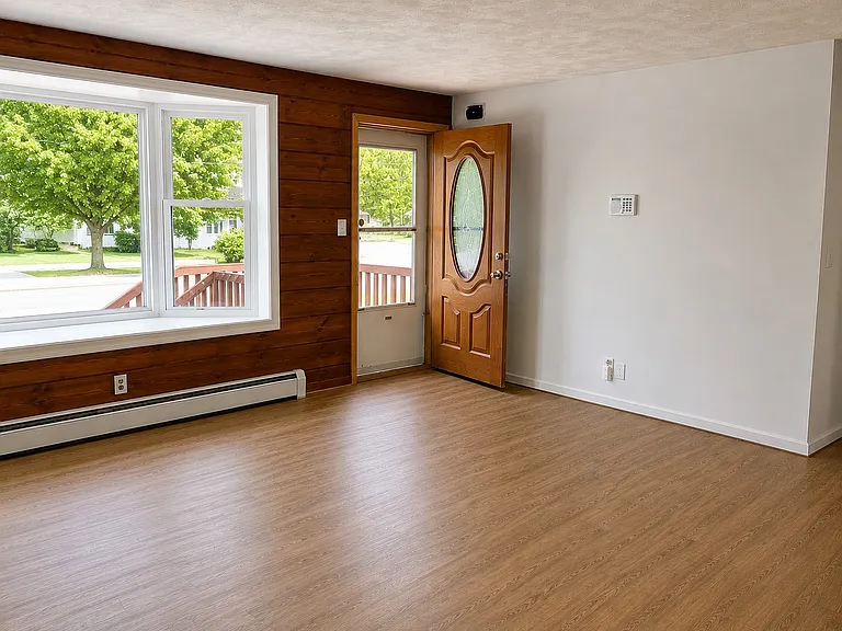 27 Midway Dr — Photo 2