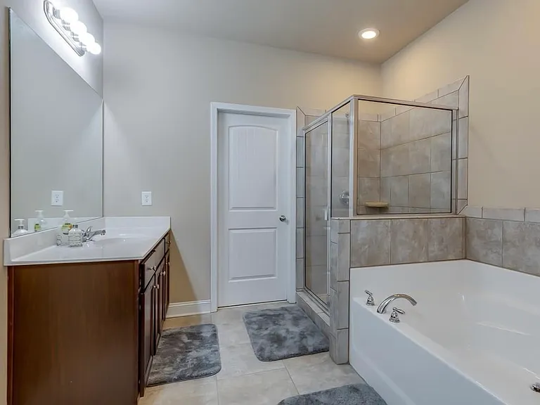 426 Woodbark Ct — Photo 9