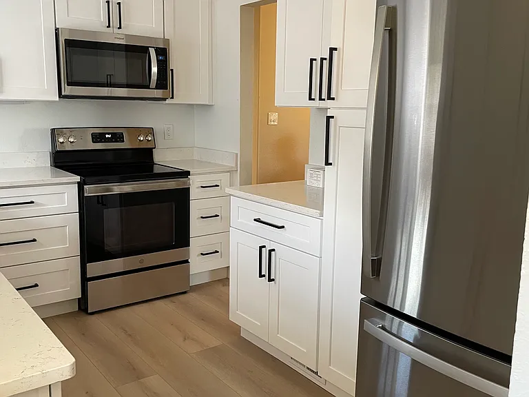 898 Ithaca Dr — Photo 3