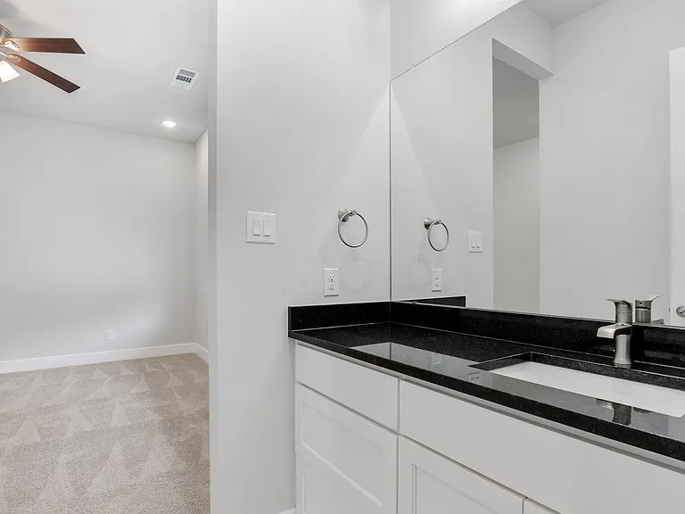 2217 S Peachtree Ct — Photo 19