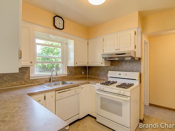 3rd image of 2508 Powers Ave NW