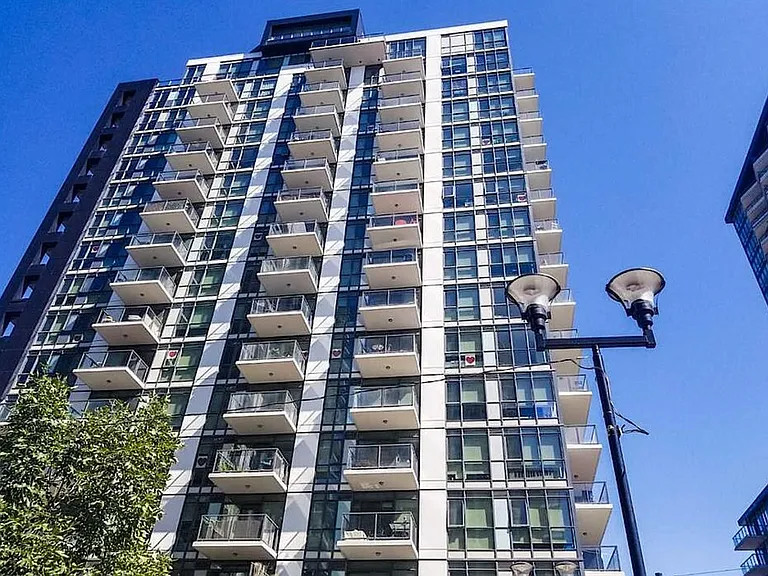 550 Riverfront Ave SE — Photo 9
