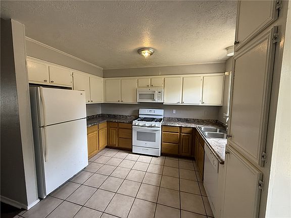 2nd image of 3304 Coastal Dr