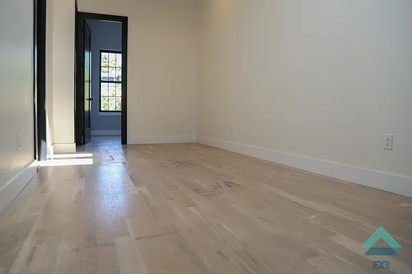 Rented by EXR | media 29