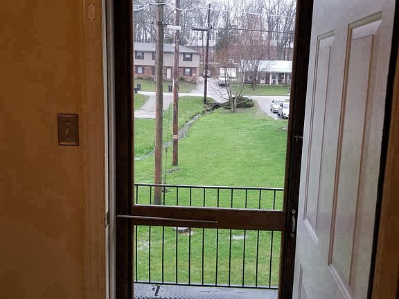 Master bedroom Screen Door and Porch