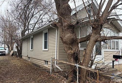 3rd image of 1060 Albemarle St