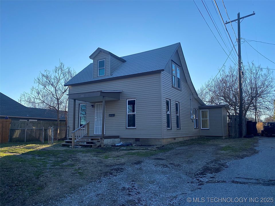 1st image of 212 N Adams St