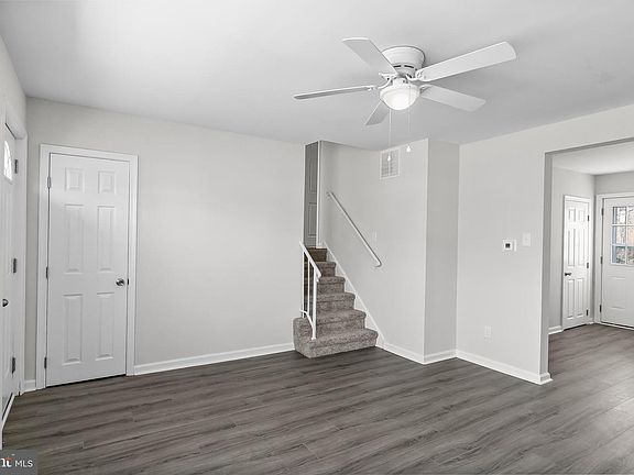5th image of 205 W Beach Rd