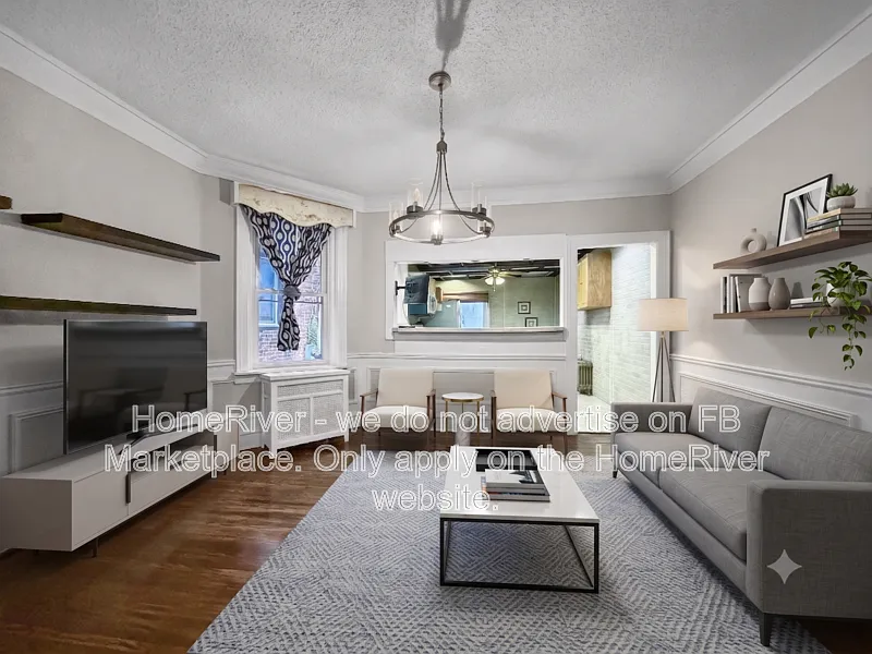 3 bed, 1.0 bath, 1200 sqft, $1,700 — Photo 2