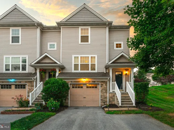 111 Red Maple Ln, Mountville, PA 17554