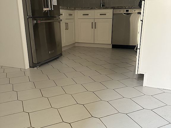 4th image of 18 Lower Village Gate #Penthouse 4