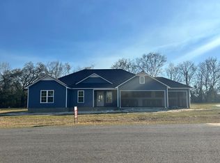 56 Lancer Ln, Ray City, GA 31645