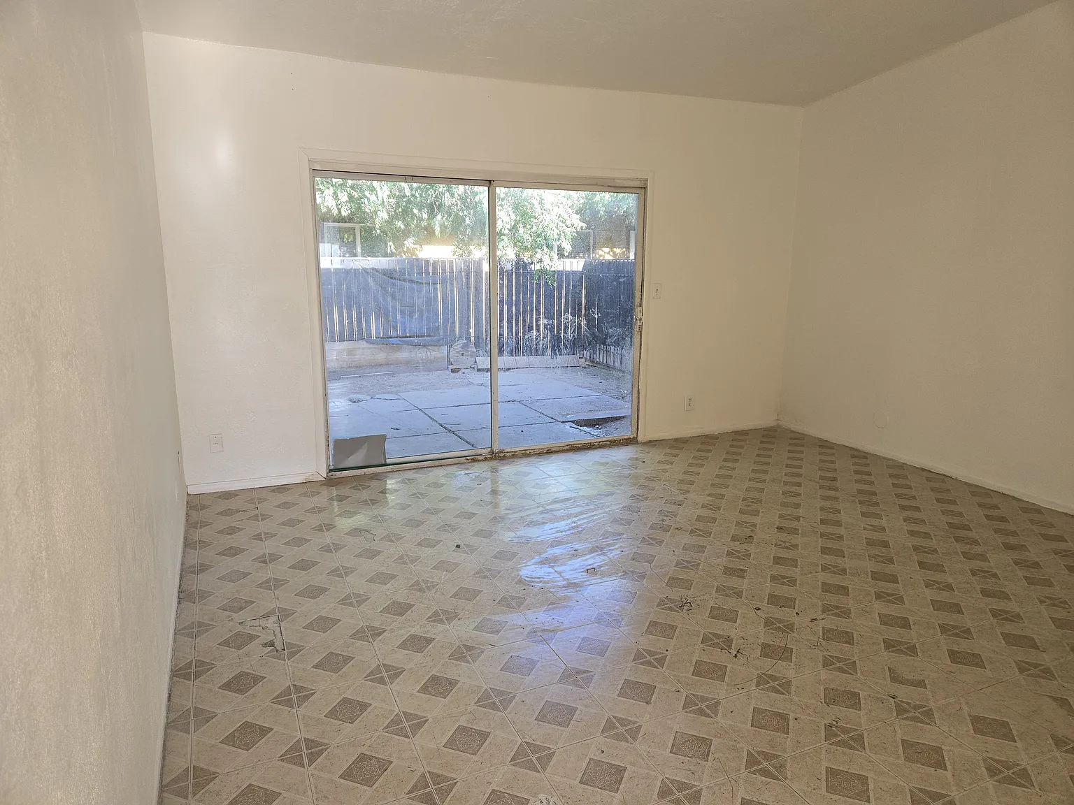 2 bed, $1,300 — Photo 4