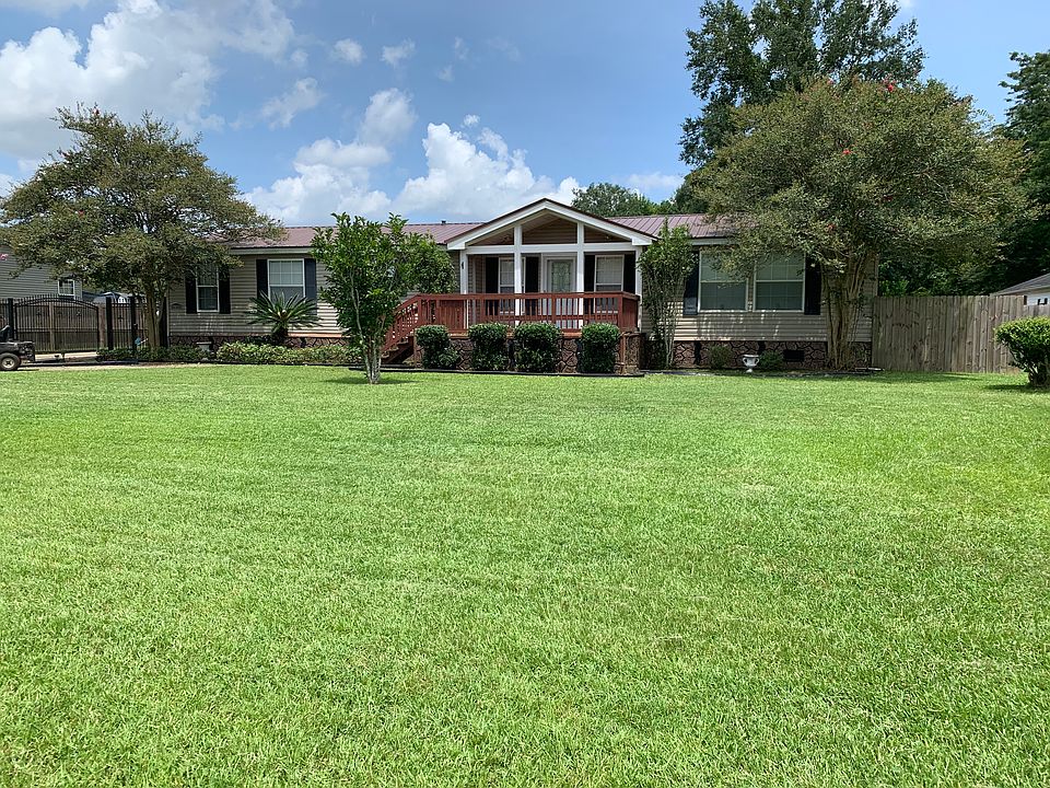1st image of 39098 Holly Hill Dr