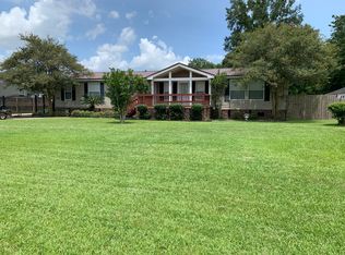 39098 Holly Hill Dr, Gonzales, LA 70737