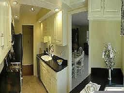 3rd image of 104 Knoll Ct E