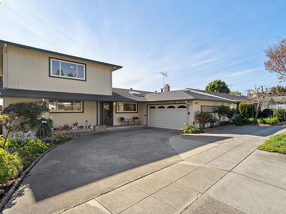 2nd image of 30229 Treeview St