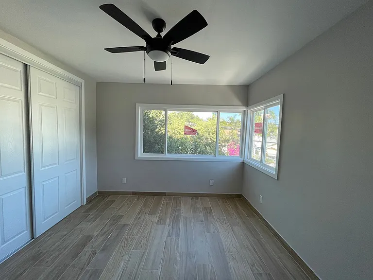 9949 Pinewood Ave — Photo 15