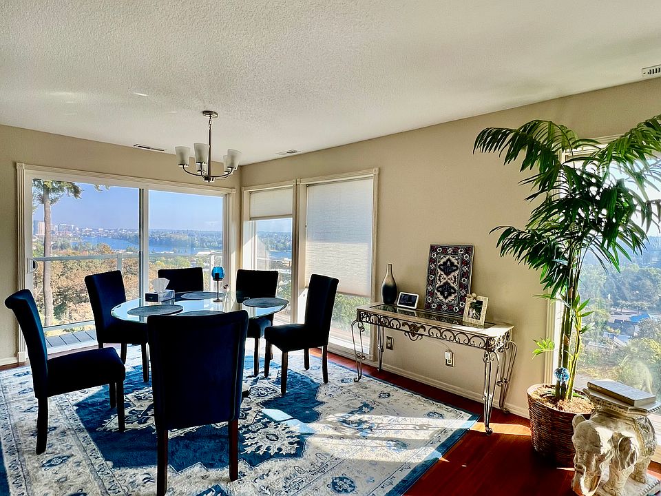 Dining room - Top floor