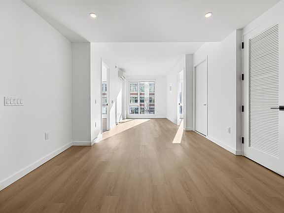 3rd image of 953 Dean St #702