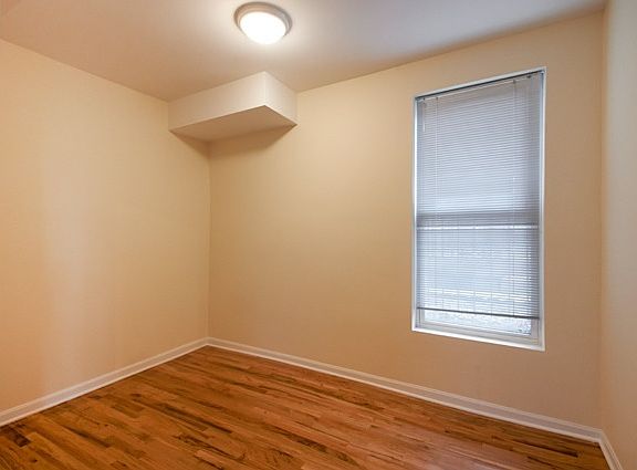 3rd image of 2215 N Campbell Ave APT 1R