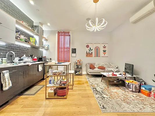 Rented by Doorway NYC, LLC | media 37