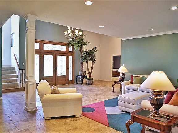 3rd image of 2713 Deering Dr