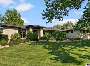 6550 Pinecrest Dr, Lincoln, NE 68516