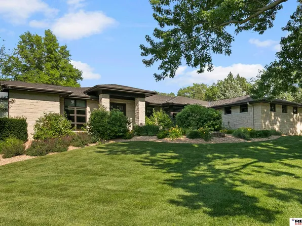 6550 Pinecrest Dr, Lincoln, NE 68516