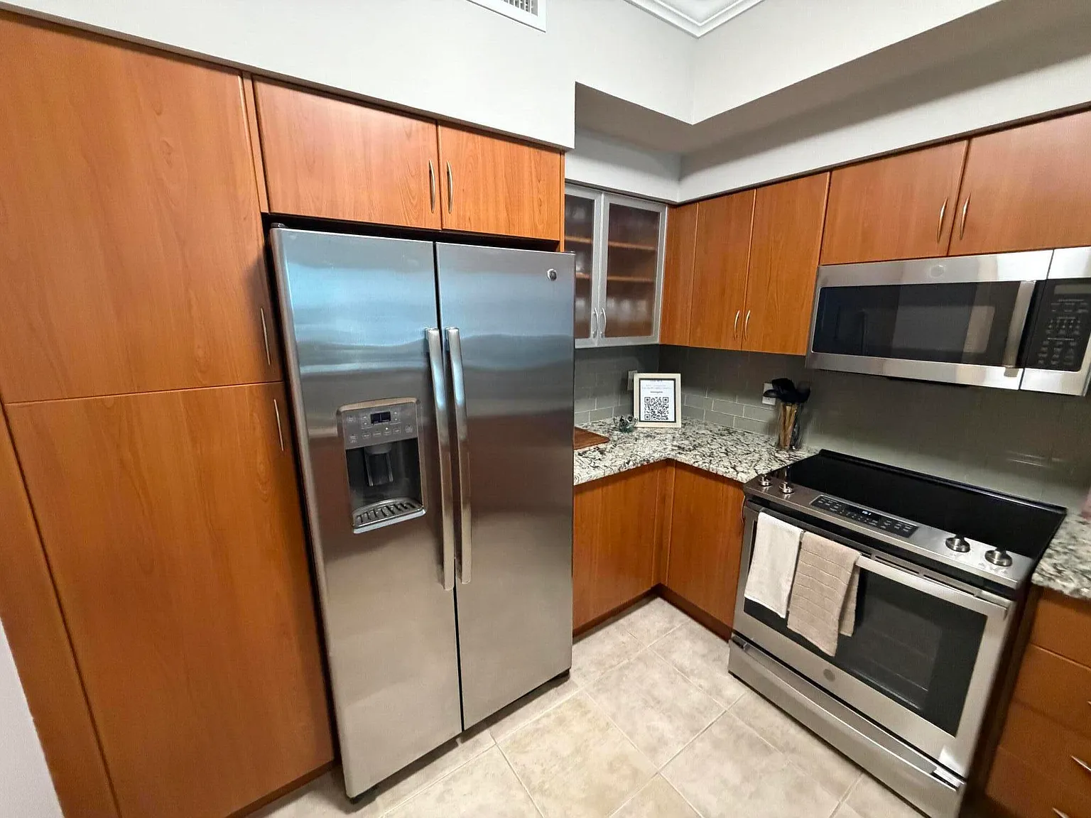 2 bed, 2.0 bath, 1265 sqft, $3,700 — Photo 3