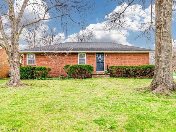 151 Roanoke Ave, Cuyahoga Falls, OH 44221