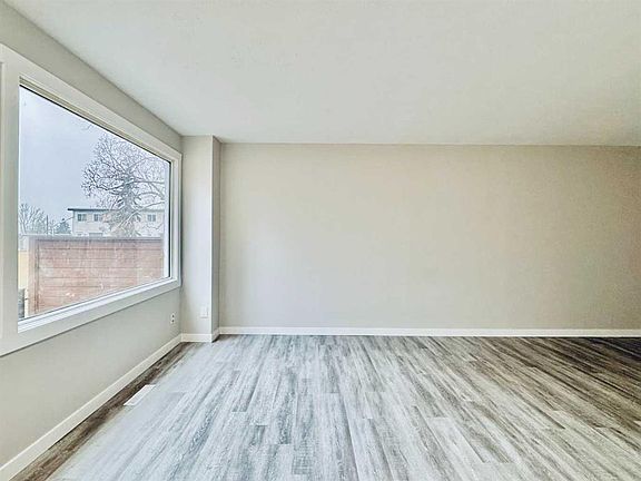 2nd image of 2211 E 19th St NE #221