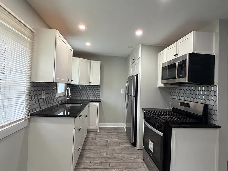 155 W Main St #1 — Photo 1